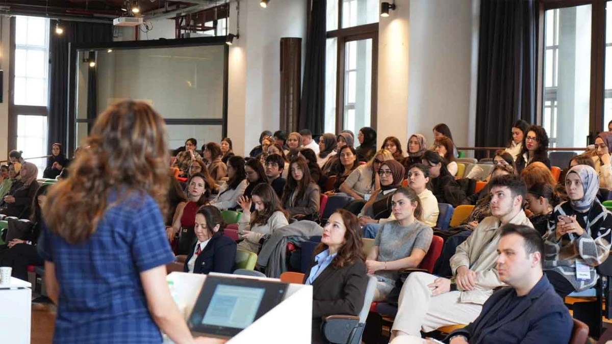 BİLGİNİN IŞIĞINDA İYİLEŞEN ÇOCUK SEMPOZYUMU